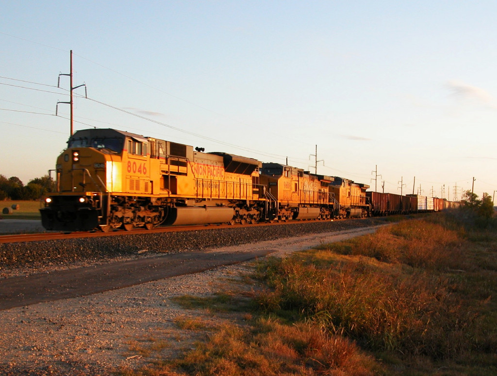 UP 8046  3Nov2011  Early Morning Gen Merchandise SB approaching Center Point Road 